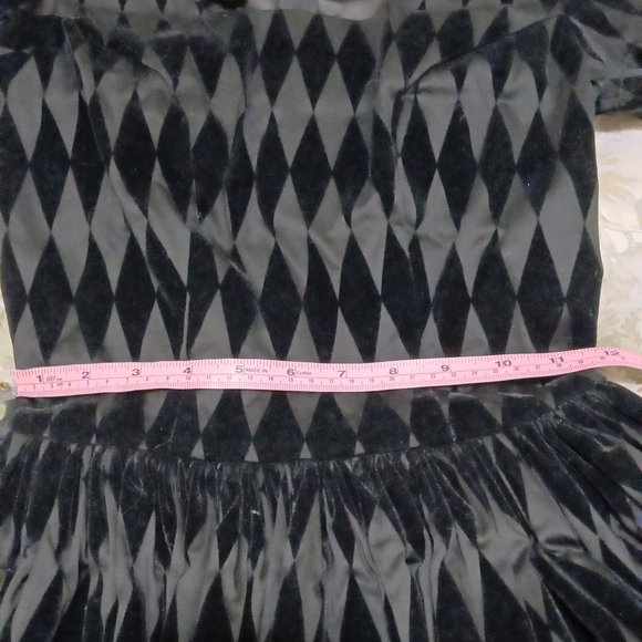 Black Diamond Pattern Dress - Picture 10 of 10